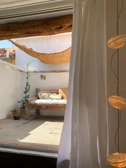 Appartamento La Terrasse Du Pont Jullian Charme Et Calme Dans Le Coeur Historique LʼIsle-sur-la-Sorgue Esterno foto